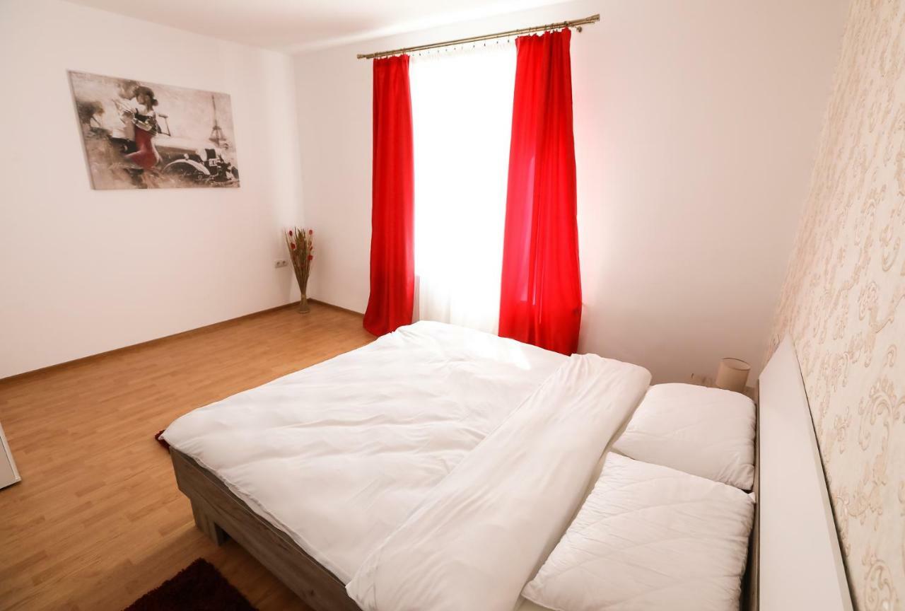 Serenity House Apartments Sibiu Esterno foto