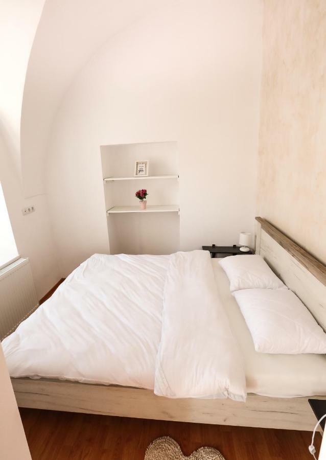 Serenity House Apartments Sibiu Esterno foto