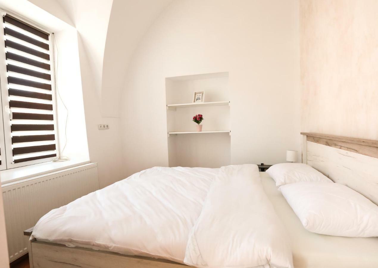 Serenity House Apartments Sibiu Esterno foto